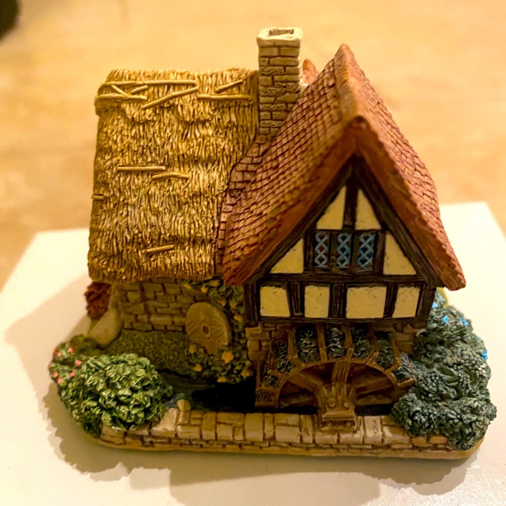 Lilliput Lane cottage